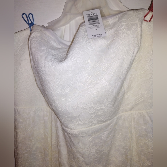 I bought it and lost over 100 lbs so never got to wear it - Picture 7 of 8